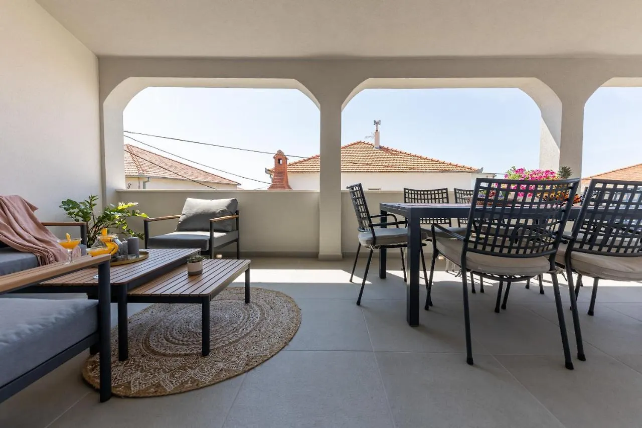 Apartman Sisters - Free Parking Traù 0*,