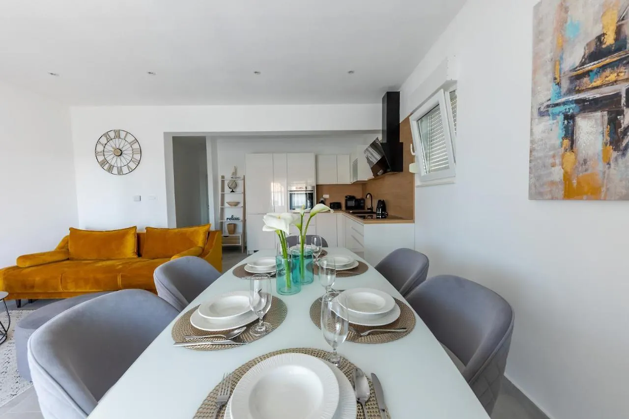 Apartman Sisters - Free Parking Traù Appartamento