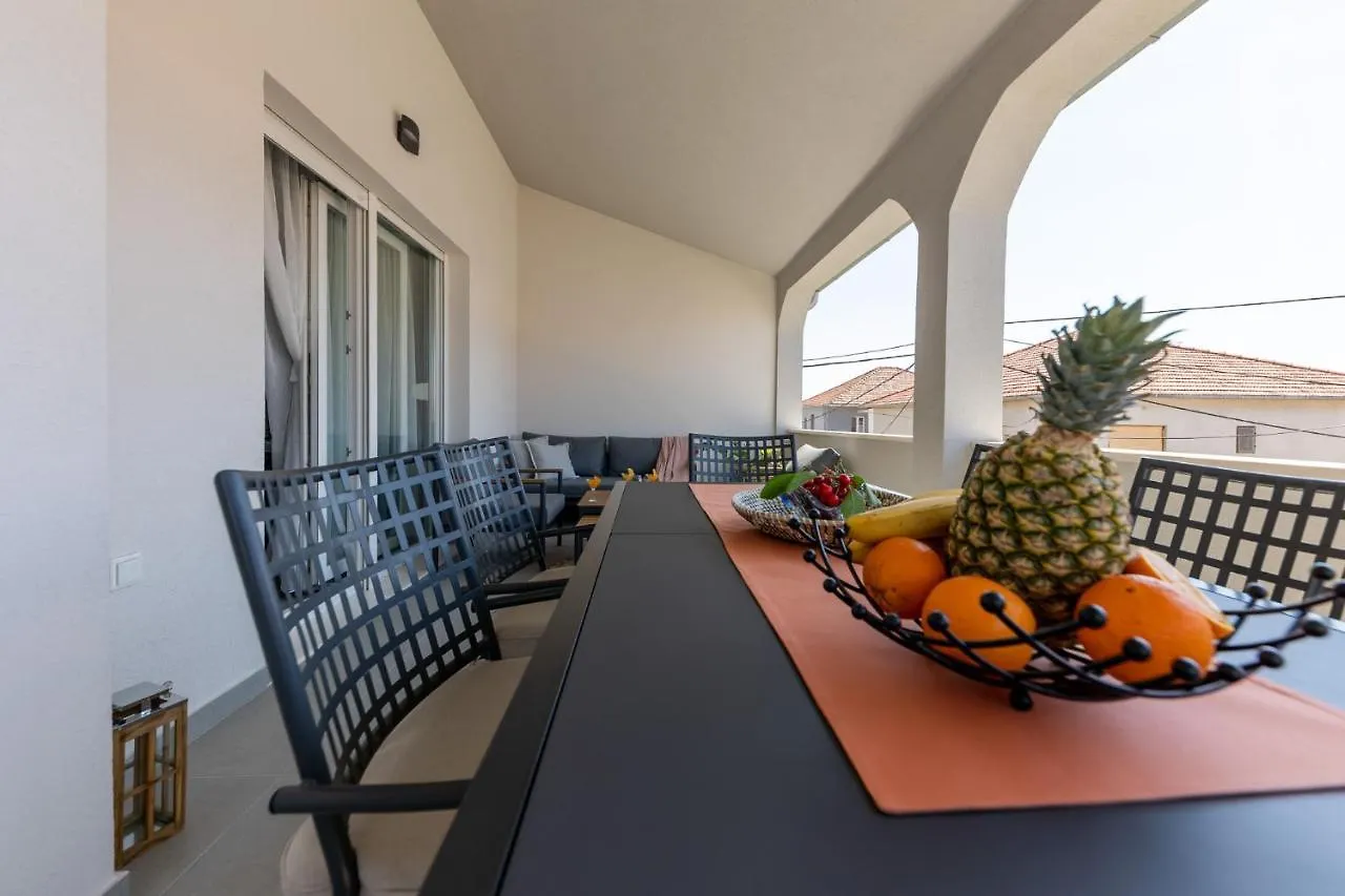 Apartman Sisters - Free Parking Traù Appartamento