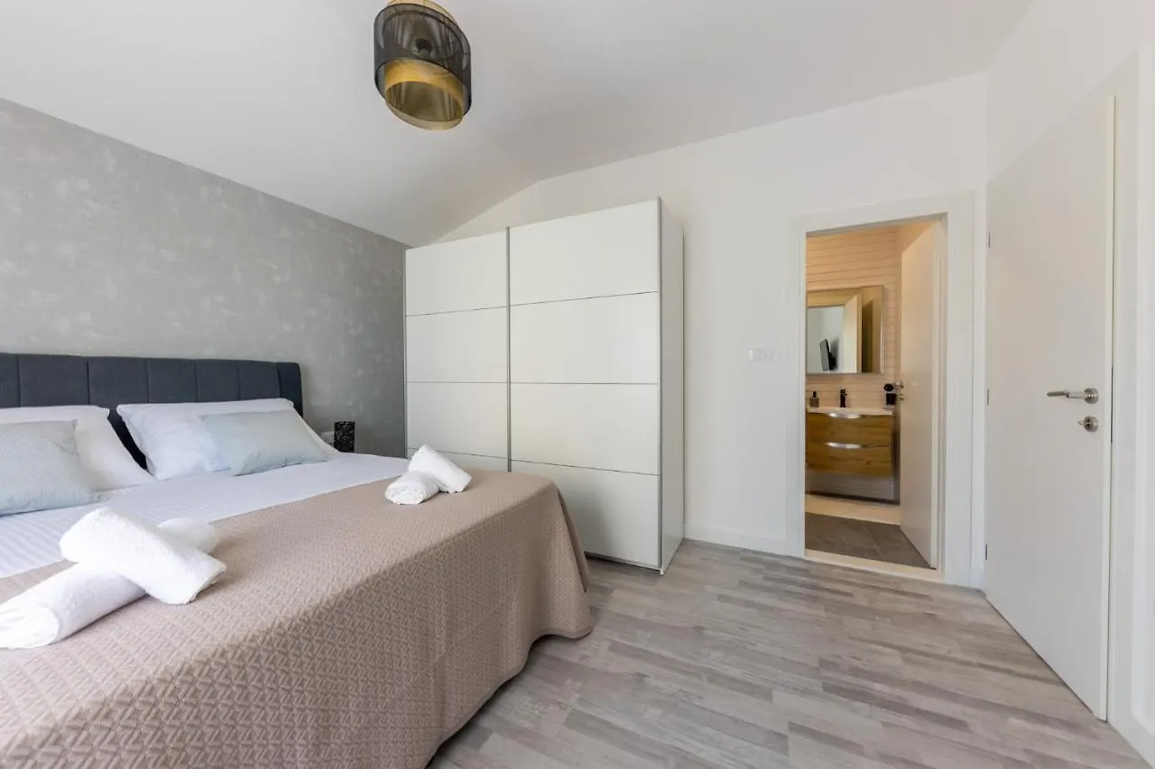 Apartman Sisters - Free Parking Trogir 0*,