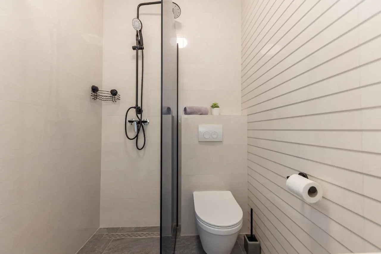 Apartman Sisters - Free Parking Trogir 0*,  Croatia