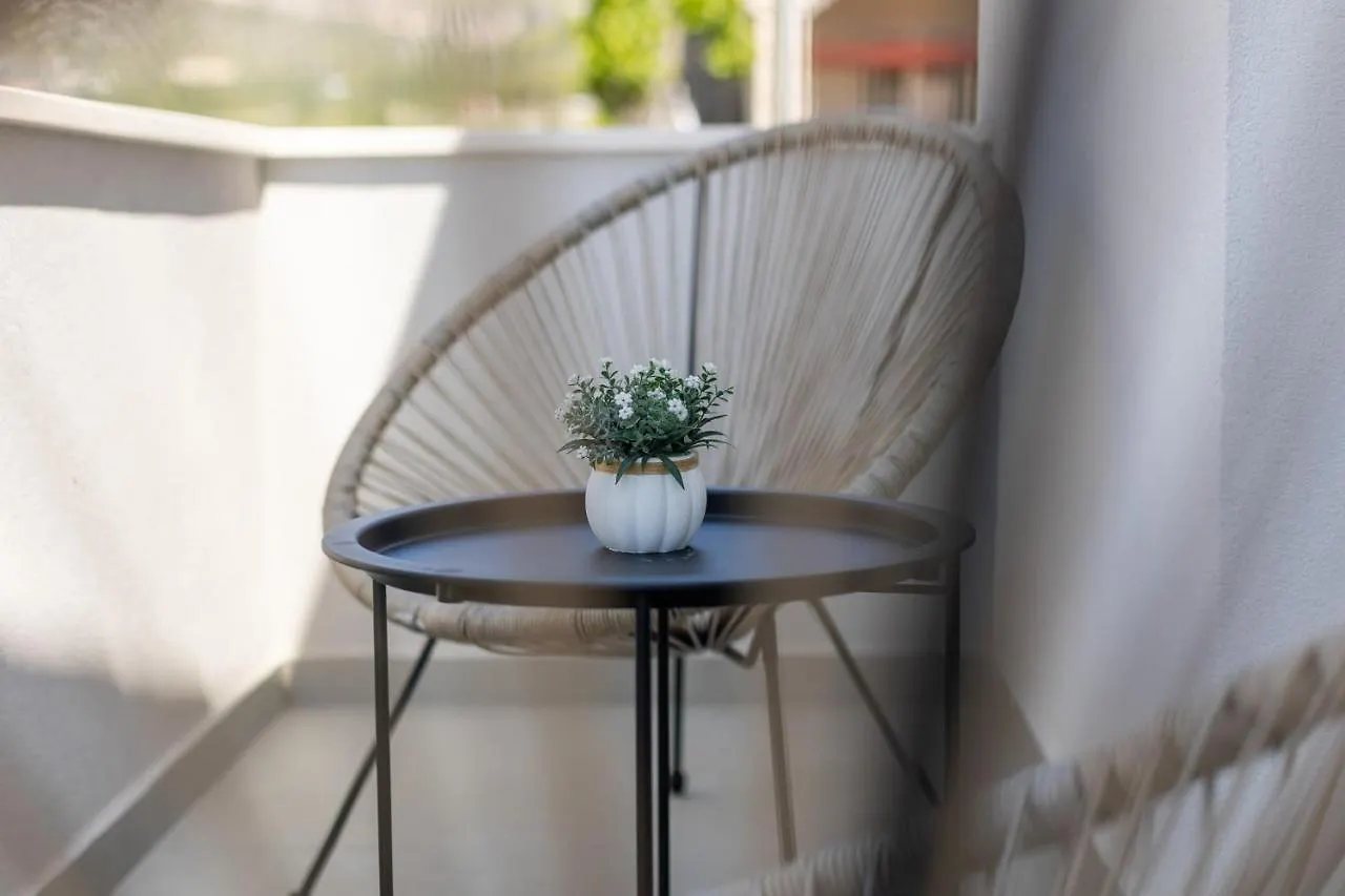Apartman Sisters - Free Parking Trogir 0*,  Croatia
