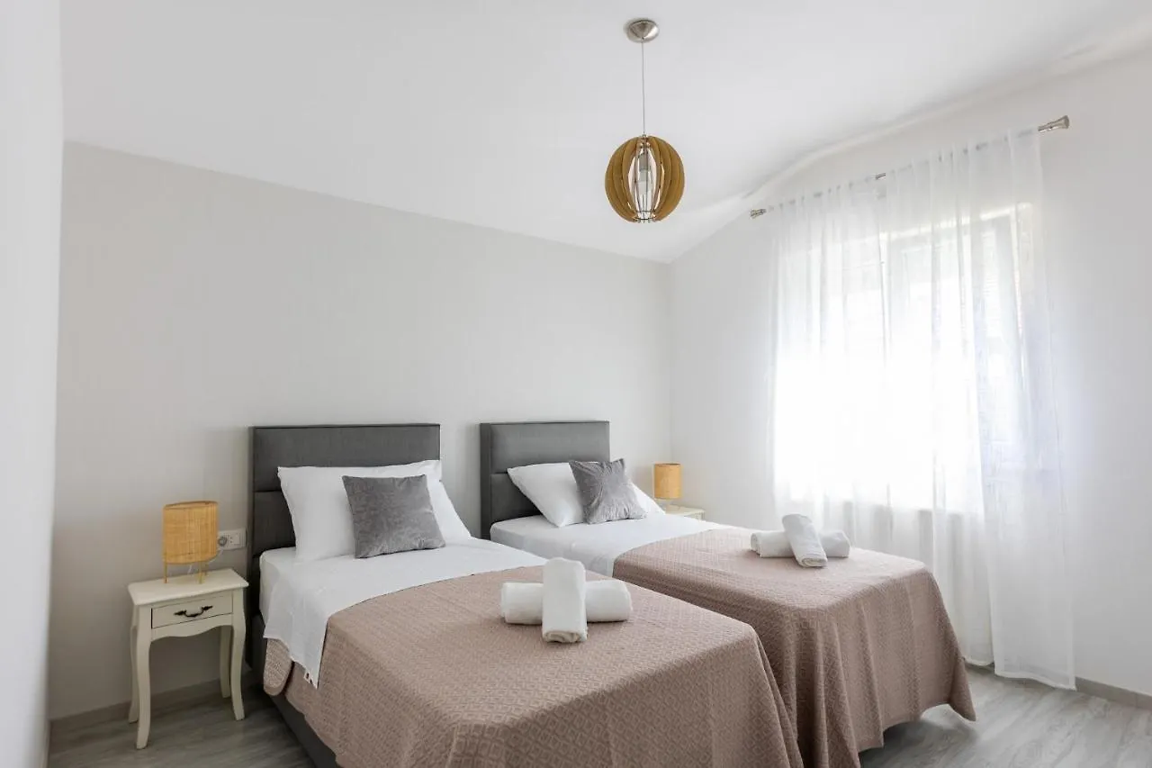 Apartment Apartman Sisters - Free Parking Trogir