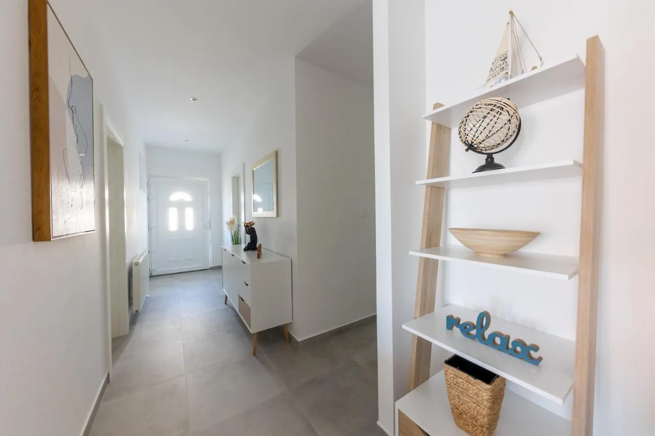 Apartman Sisters - Free Parking Trogir 0*,  Croatia