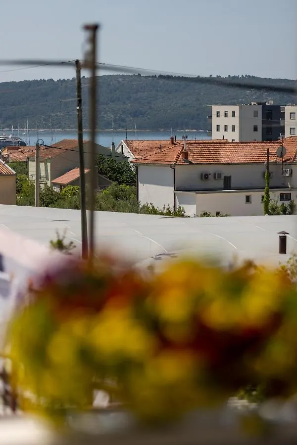 Apartman Sisters - Free Parking Trogir Apartment