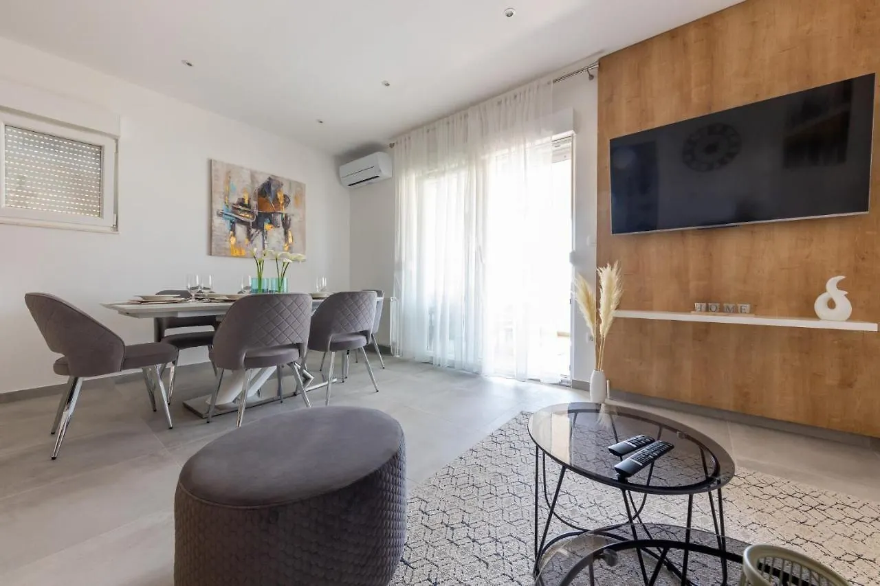 Apartman Sisters - Free Parking Trogir Apartment